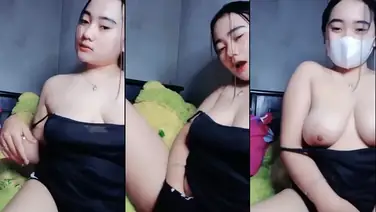 Harumi Gemoy Pamer Toket Live Mantap